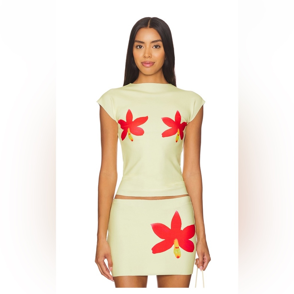Revolve Orchid T-shirt in Yellow